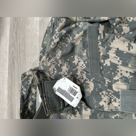 I184 NWT US Army Combat Coat Wind Resistant Camo FR Uniform Jacket Medium Reg - Picture 3 of 6